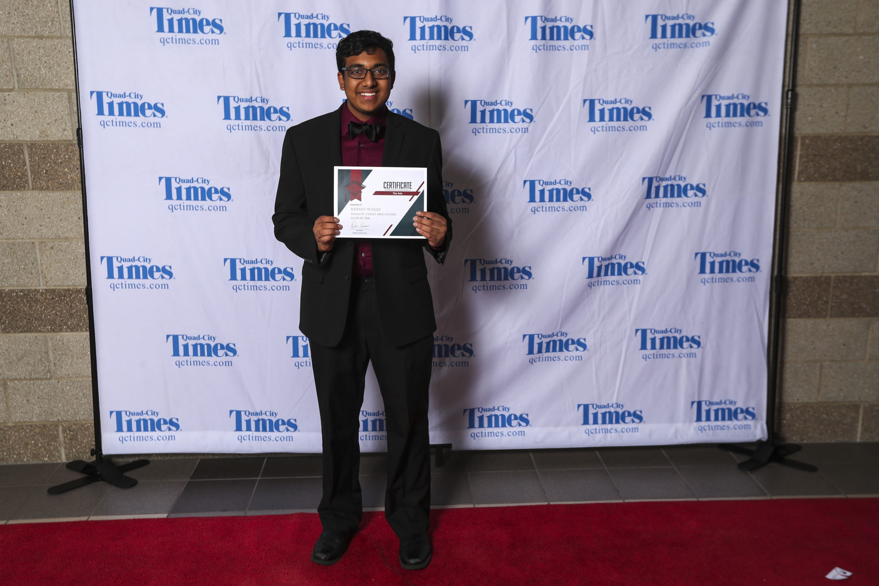 051518-salute-to-academics-red-carpet-033